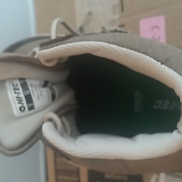 Vibram hiking shoes with OrthoLite insoles - Picture 2 of 4